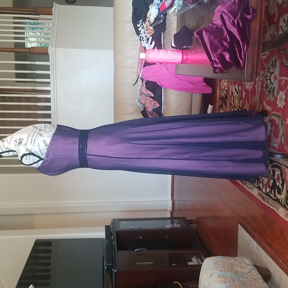 B2 Prom Dress - Picture 6 of 9